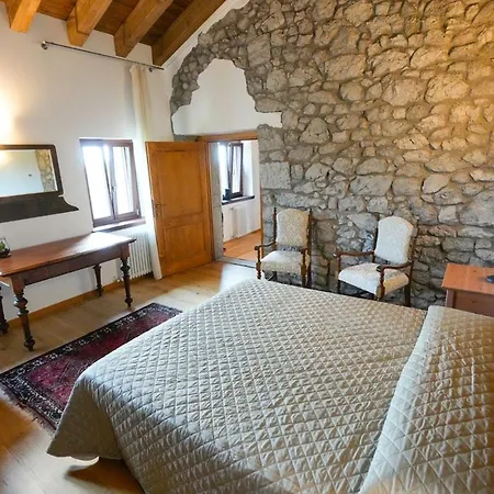 אתר נופש Borgo Murs Clauzetto